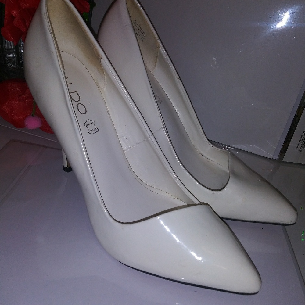 Shoes - Picture 2 of 3